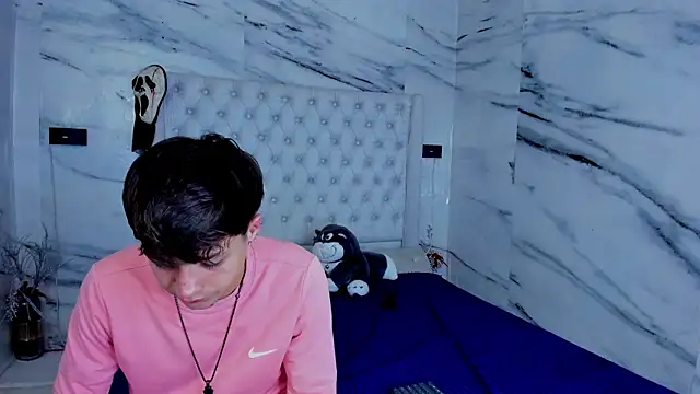 Ari and Storm online show from February 2026 01:01:02 AM