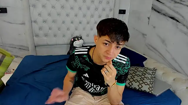 Ari and Storm online show from January 2026 05:16:01 PM