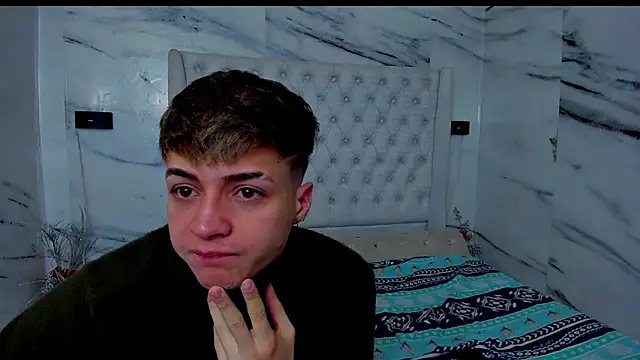 Ari and Storm online show from November 2025 01:10:02 PM