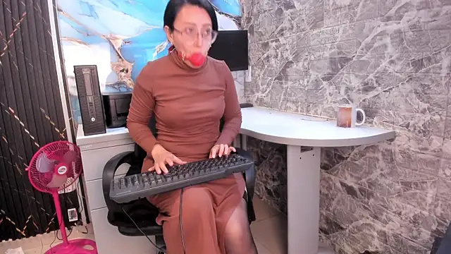 Scarlett 14  online show from January 2026 03:21:01 AM