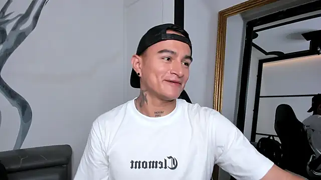 LiamDeep online show from October 2025 06:31:02 PM