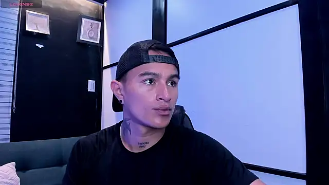 LiamDeep online show from October 2025 05:14:02 PM