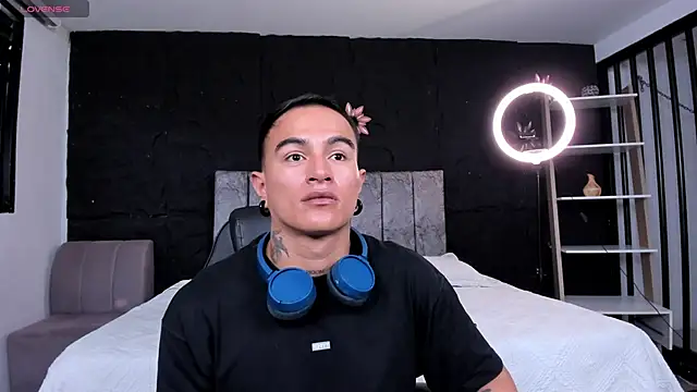 LiamDeep online show from June 2026 07:52:01 PM