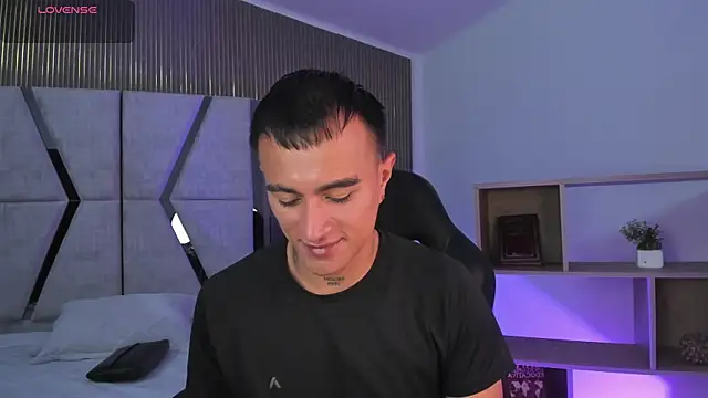 LiamDeep online show from February 2026 08:10:02 PM