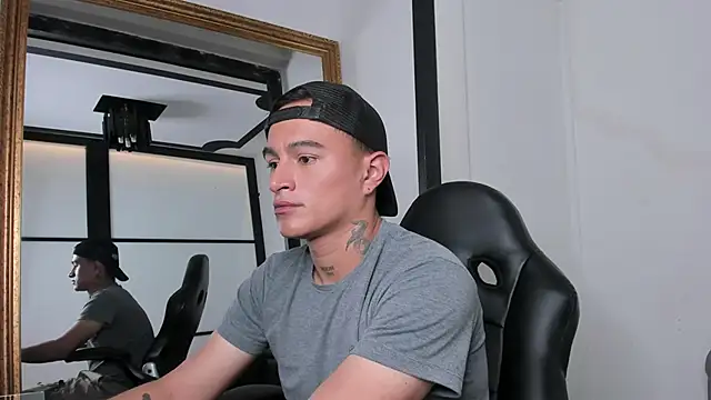 LiamDeep online show from October 2025 06:22:02 PM