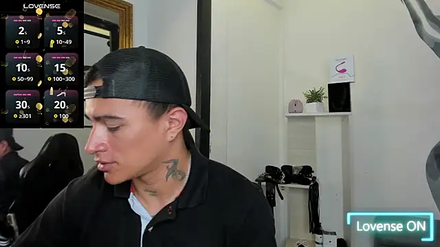 LiamDeep online show from November 2025 08:03:01 PM