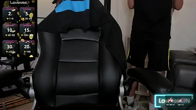 LiamDeep online show from November 2025 04:33:02 PM