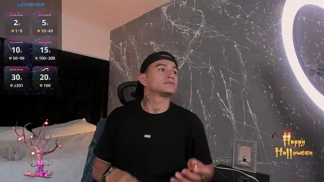 LiamDeep online show from October 2025 09:01:02 PM