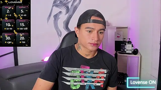 LiamDeep online show from November 2025 08:57:02 PM