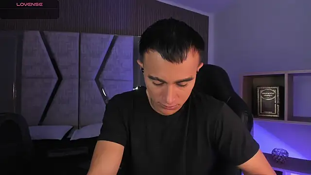 LiamDeep online show from February 2026 10:01:01 PM