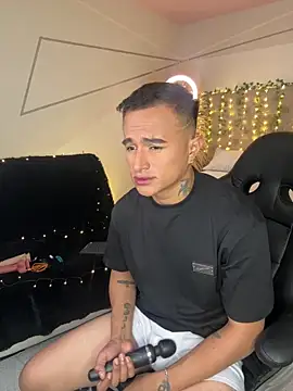 LiamDeep online show from December 2025 09:50:02 PM