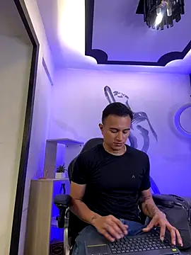 LiamDeep online show from December 2025 08:35:02 PM