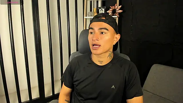 LiamDeep online show from September 2025 01:20:01 AM