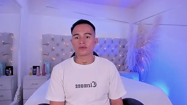 LiamDeep online show from December 2025 08:34:02 PM