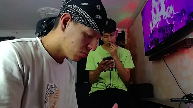 Snapshot of Marcus_and_Tony chatting on September 2025 03:40:02 AM Marcus and Tony online show from September 2025 03:40:02 AM