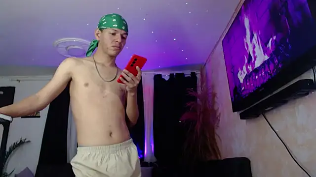 Snapshot of Marcus_and_Tony chatting on September 2025 04:12:01 AM Marcus and Tony online show from September 2025 04:12:01 AM