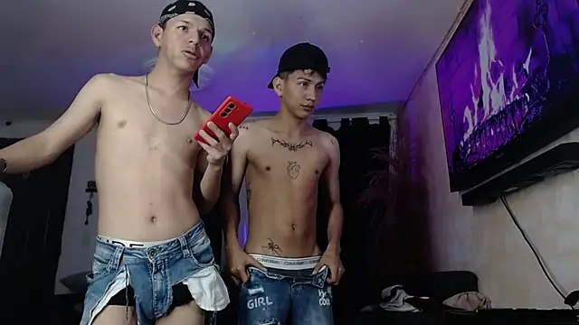 Snapshot of Marcus_and_Tony chatting on September 2025 05:07:01 AM Marcus and Tony online show from September 2025 05:07:01 AM