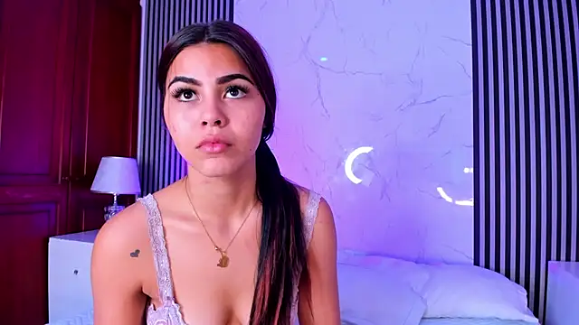 Snapshot of KimberlyLoren chatting on October 2025 09:16:01 PM KimberlyLoren online show from October 2025 09:16:01 PM