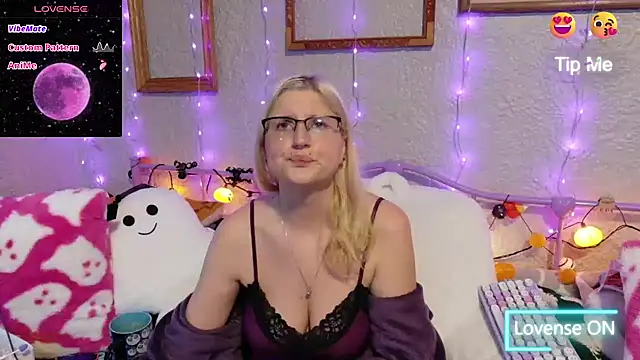 Snapshot of samanthamalichite chatting on October 2025 02:18:02 PM samanthamalichite online show from October 2025 02:18:02 PM