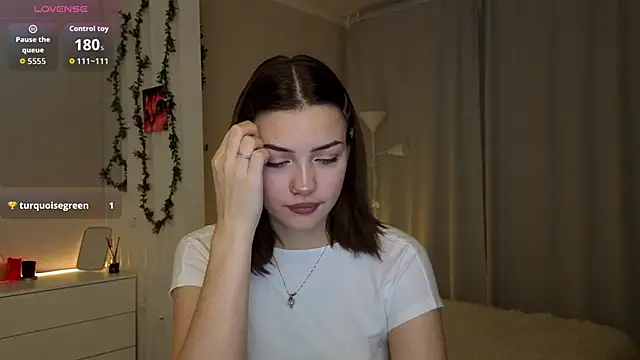 PurrrBerry online show from November 2025 05:40:02 AM