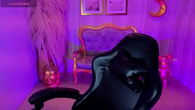 ivy lodge s online show from October 2025 10:43:02 PM