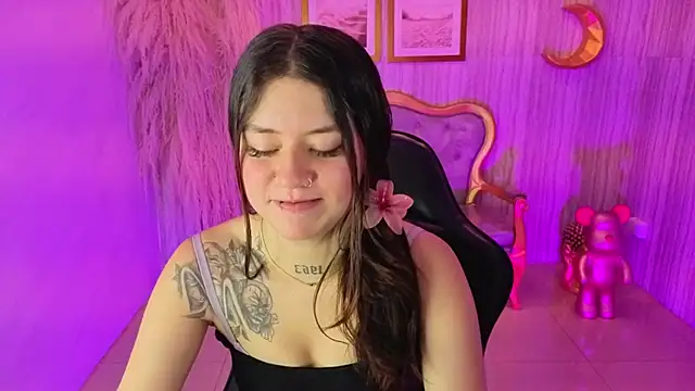 ivy lodge s online show from September 2025 08:48:01 PM