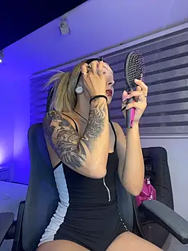 Snapshot of SkyThompson chatting on November 2025 05:11:02 AM SkyThompson online show from November 2025 05:11:02 AM