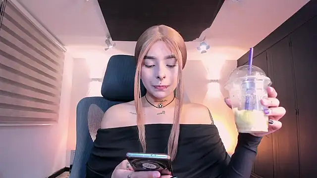 SkyThompson online show from September 2025 04:33:01 AM