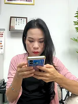 Snapshot of Baby-mmm chatting on November 2025 01:59:01 PM Baby-mmm online show from November 2025 01:59:01 PM