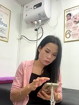 Snapshot of Baby-mmm chatting on November 2025 10:42:01 AM Baby-mmm online show from November 2025 10:42:01 AM