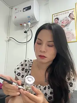 Snapshot of Baby-mmm chatting on September 2025 12:27:01 PM Baby-mmm online show from September 2025 12:27:01 PM