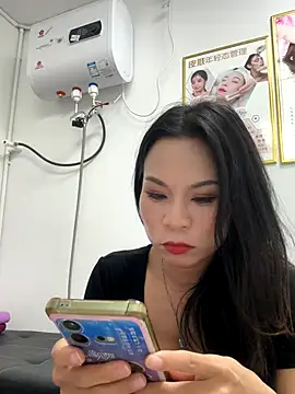 Snapshot of Baby-mmm chatting on October 2025 11:18:01 AM Baby-mmm online show from October 2025 11:18:01 AM