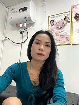 Snapshot of Baby-mmm chatting on November 2025 05:57:02 AM Baby-mmm online show from November 2025 05:57:02 AM