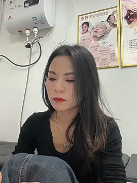 Snapshot of Baby-mmm chatting on November 2025 01:15:02 PM Baby-mmm online show from November 2025 01:15:02 PM