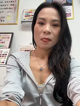 Snapshot of Baby-mmm chatting on October 2025 05:28:02 AM Baby-mmm online show from October 2025 05:28:02 AM