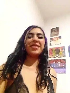 Snapshot of Veronicat04 chatting on November 2025 05:56:01 AM Veronicat04 online show from November 2025 05:56:01 AM