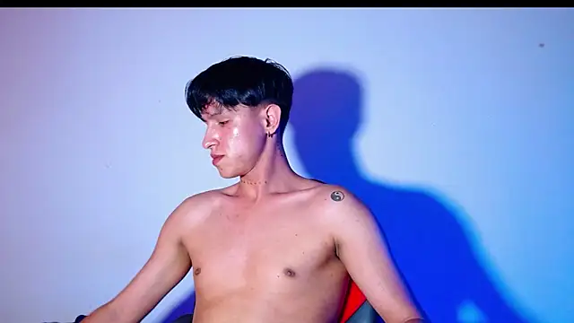 rowanbigboy23 online show from December 2025 08:21:01 PM