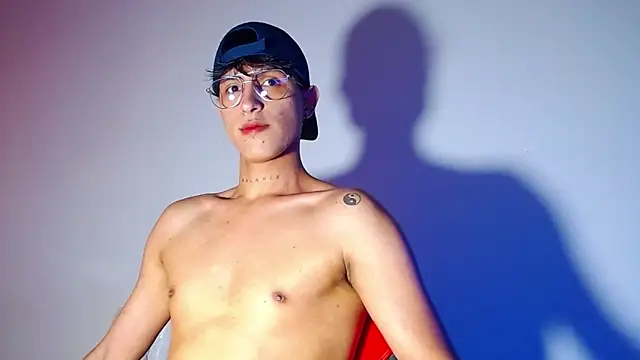 rowanbigboy23 online show from December 2025 07:49:02 PM