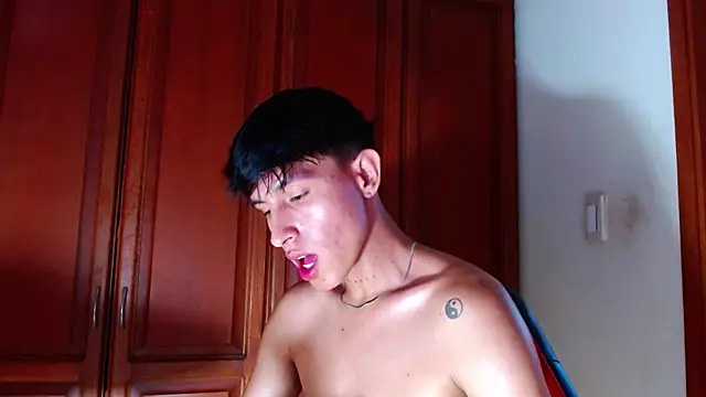 rowanbigboy23 online show from September 2025 01:50:01 PM