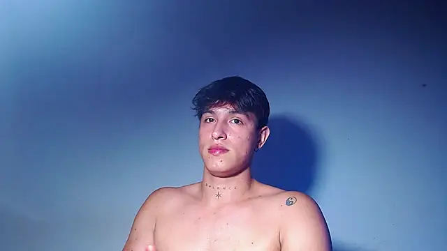 rowanbigboy23 online show from April 2026 07:15:02 AM