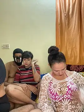 Snapshot of stargroup chatting on October 2025 12:35:02 PM stargroup online show from October 2025 12:35:02 PM