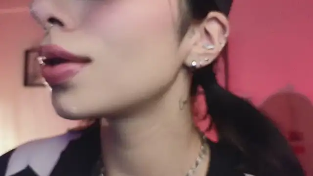 Hollyxx  online show from April 2026 03:02:01 AM