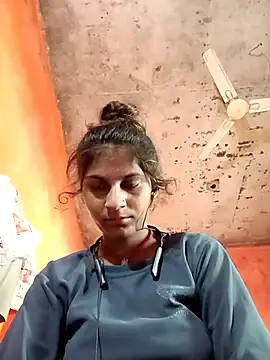 Snapshot of Jyoti_thakurr chatting on September 2025 10:32:02 AM Jyoti thakurr online show from September 2025 10:32:02 AM