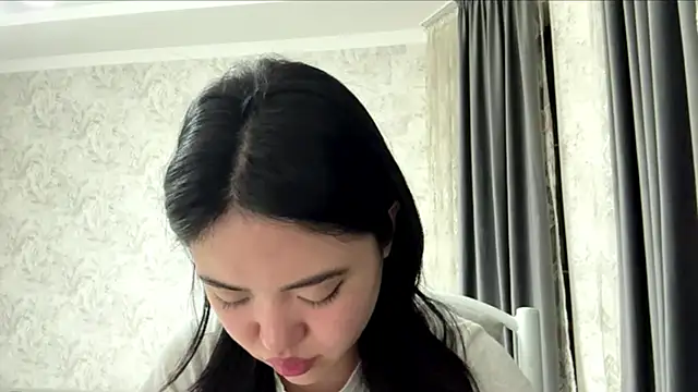 Snapshot of MIMIMary chatting on October 2025 01:24:01 PM MIMIMary online show from October 2025 01:24:01 PM