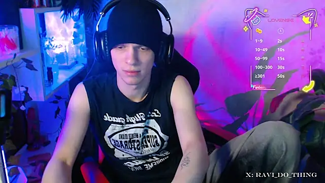 Snapshot of frozen_boy chatting on October 2025 03:44:02 PM frozen boy online show from October 2025 03:44:02 PM