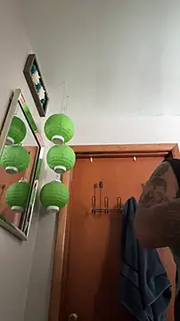 Snapshot of Lunablu13 chatting on December 2025 05:44:01 PM Lunablu13 online show from December 2025 05:44:01 PM