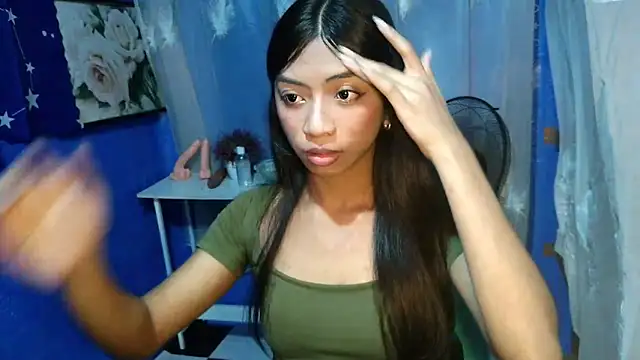 Snapshot of Kayra_Slut122 chatting on September 2025 02:15:01 PM Kayra Slut122 online show from September 2025 02:15:01 PM