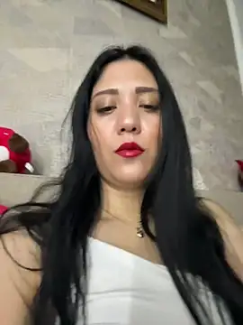 PrincessYYara online show from May 2026 08:31:02 PM
