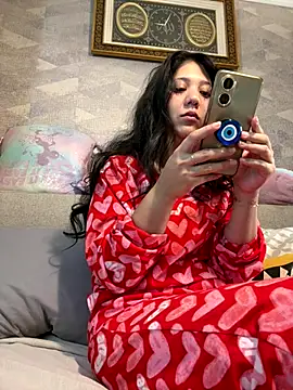 Snapshot of PrincessYYara chatting on October 2025 07:42:01 AM PrincessYYara online show from October 2025 07:42:01 AM