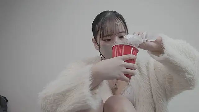 Snapshot of CocoaMilk18 chatting on December 2025 12:48:02 PM CocoaMilk18 online show from December 2025 12:48:02 PM